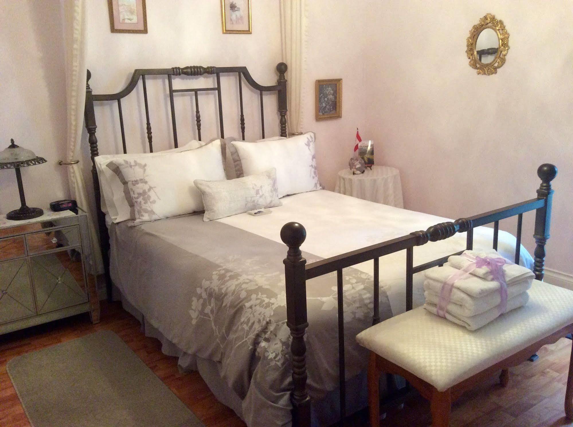 Alexandria House Bed & Breakfast West Kelowna Dış mekan fotoğraf